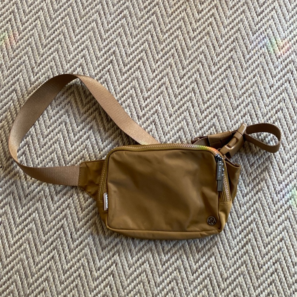 Lulu lemon Fanny pack
